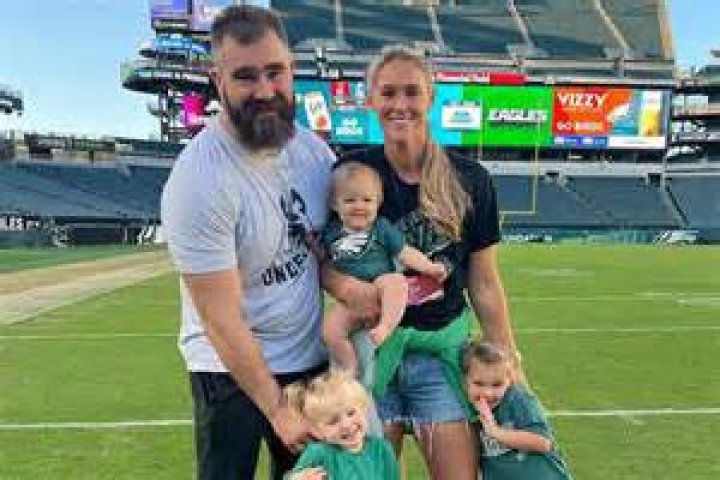 How Young Is Travis Kelce's Daughter? Uncovering The Age Of His Little One