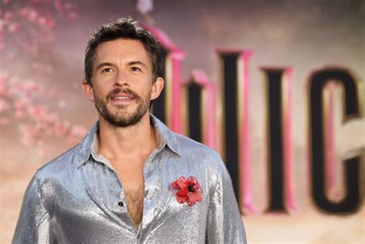 Jonathan Bailey's Love Interest: Unveiling The Mystery