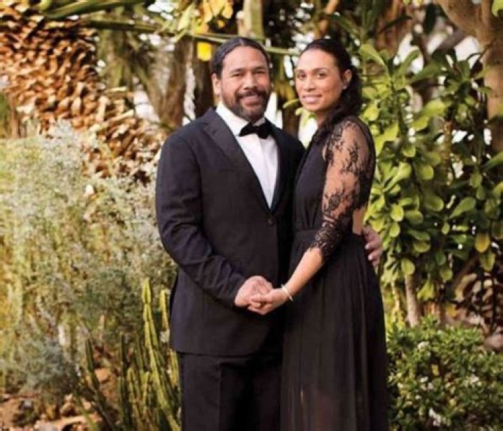 Troy Polamalu And Wife: Uncovering The Secrets Of A Legendary NFL Marriage