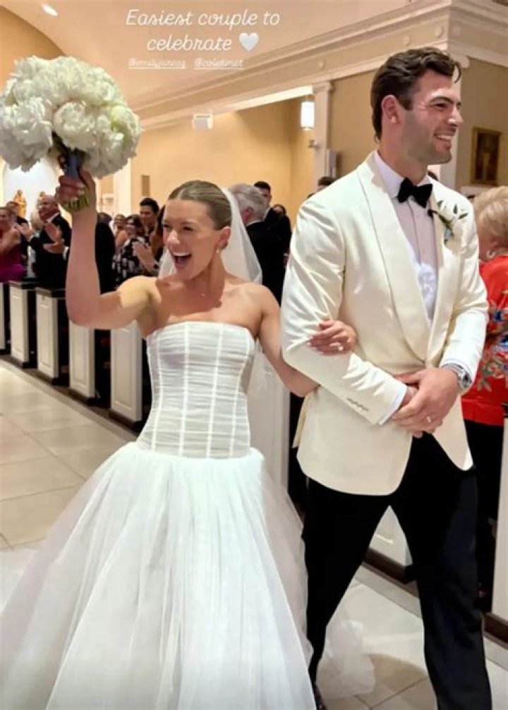Who Is Sarah Jarosz Married To? - All The Details